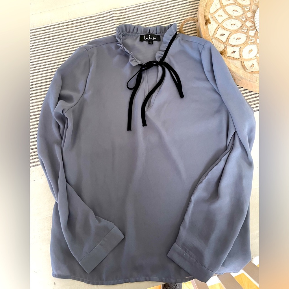 Lulu’s long sleeve blouse